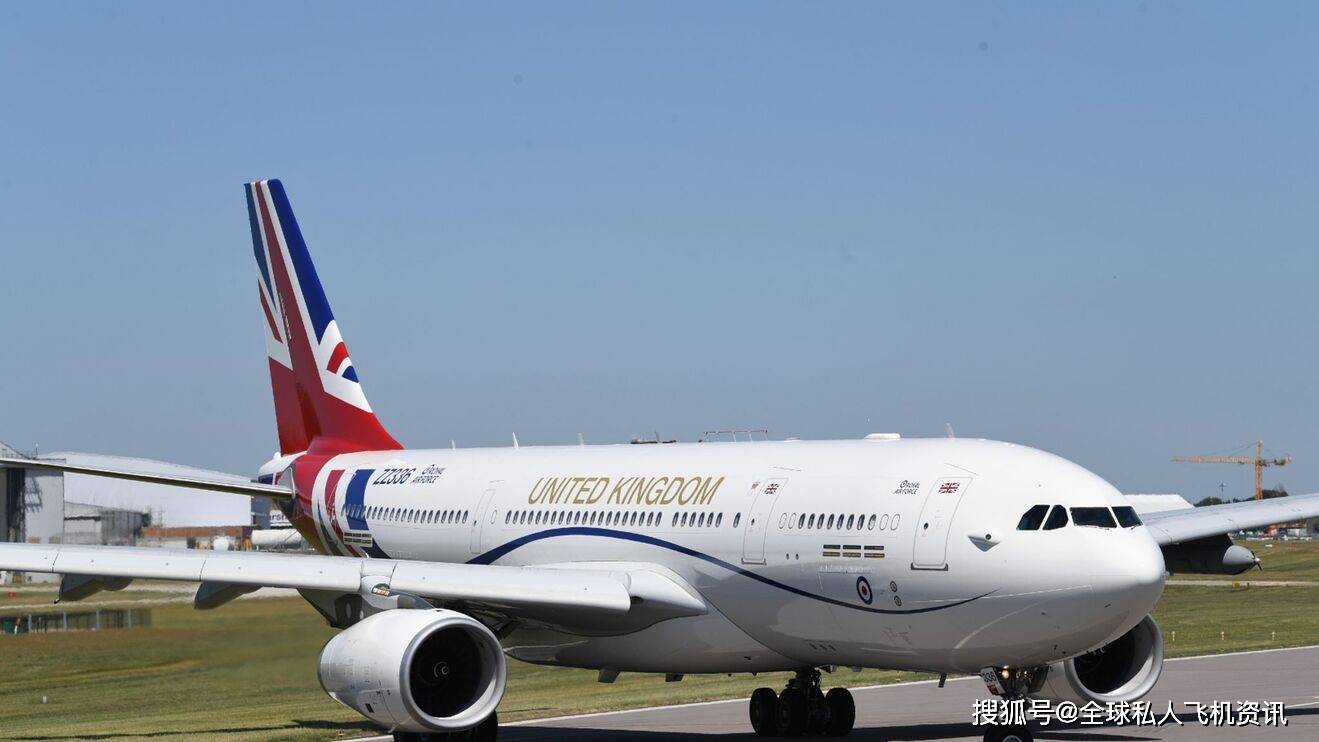 johnson)-$ 2,700,000,空客a330曾经是灰色的飞机已经重新喷涂成白色