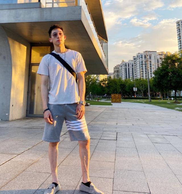 原创张豆豆男友来头不小纽约大学毕业19岁创业是十佳模特