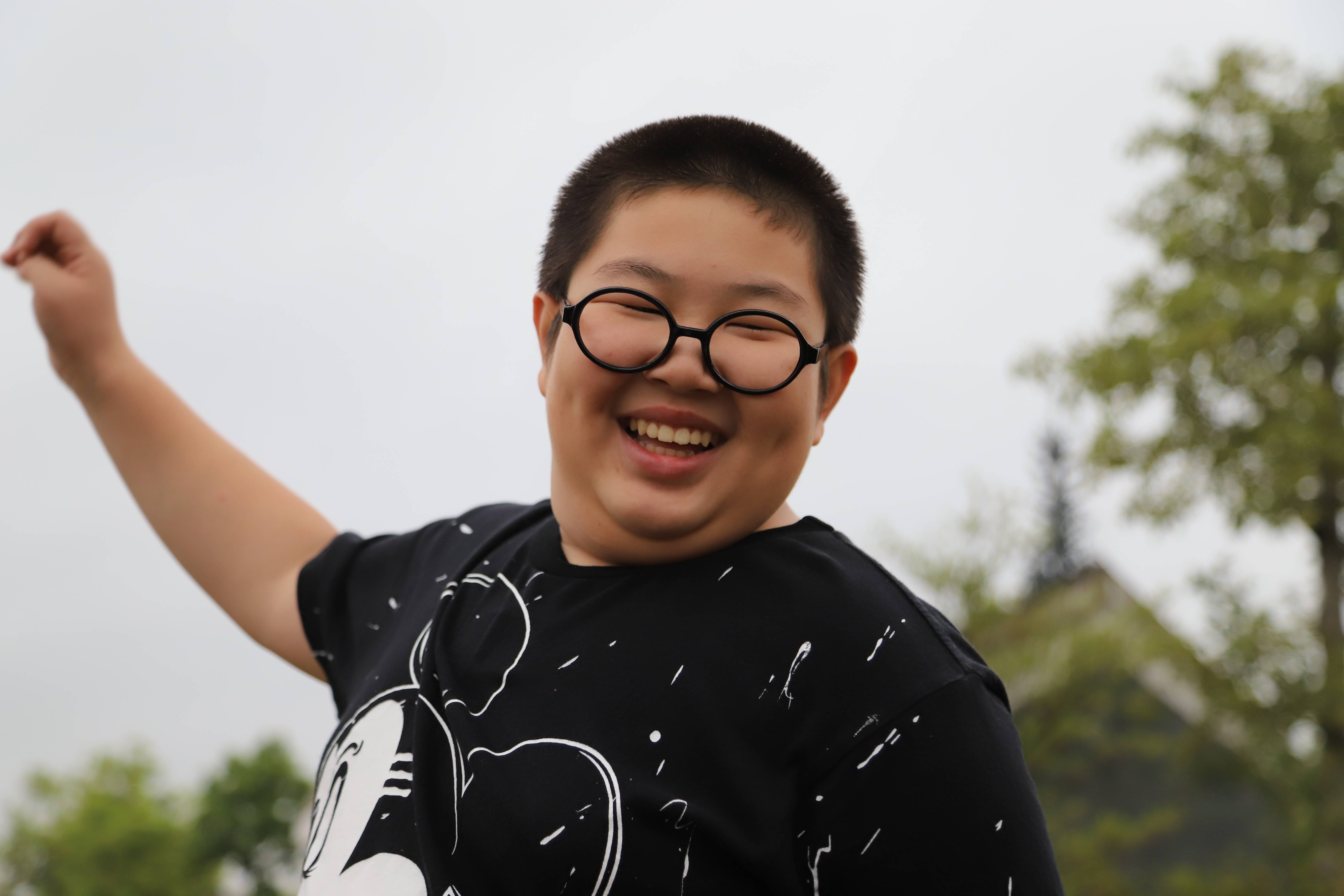 儿童电影《闪光少年》小演员拍戏心得:累并快乐着