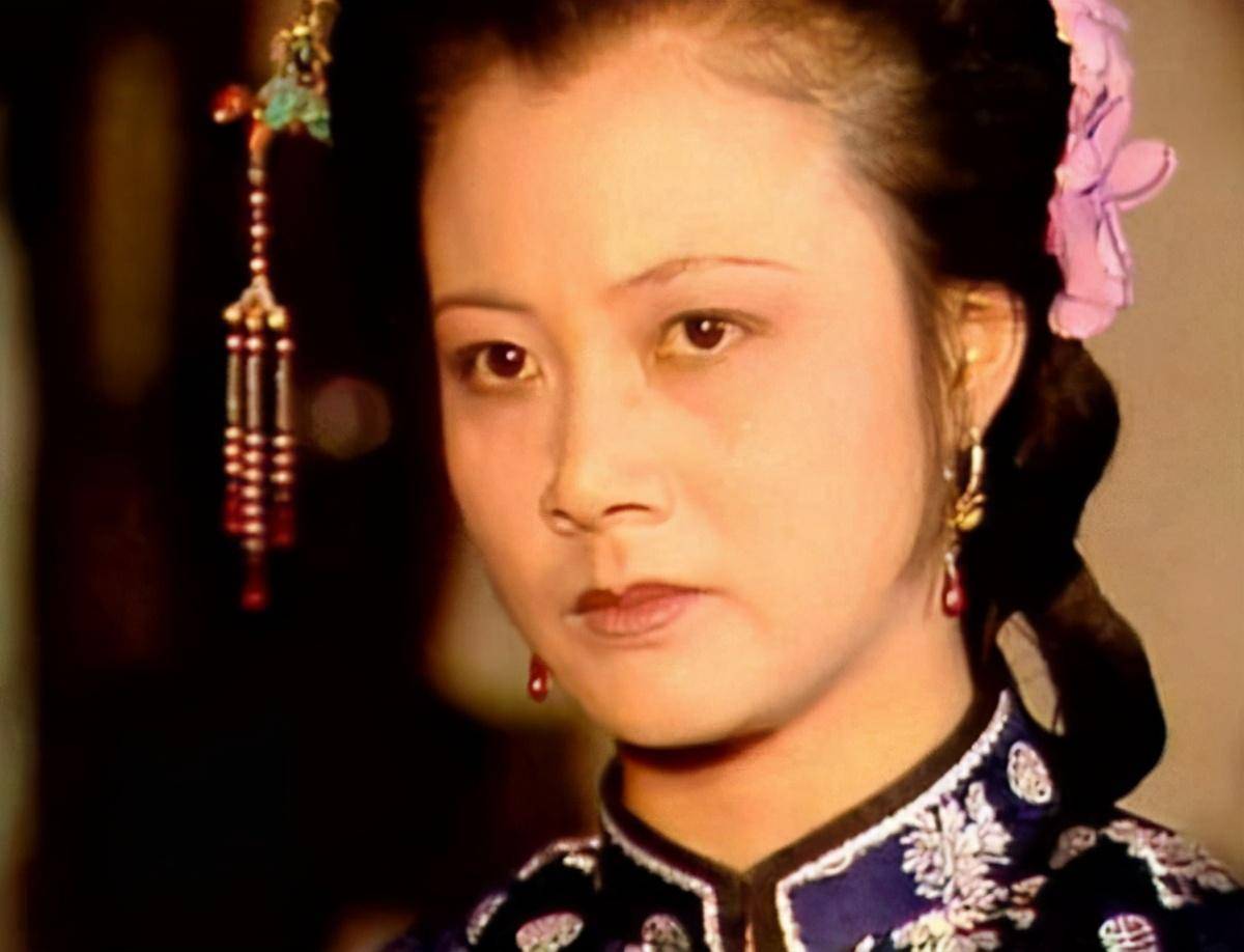 红楼梦中周姨娘是什么样的人?贾府底层的小人物,好似影子的存在