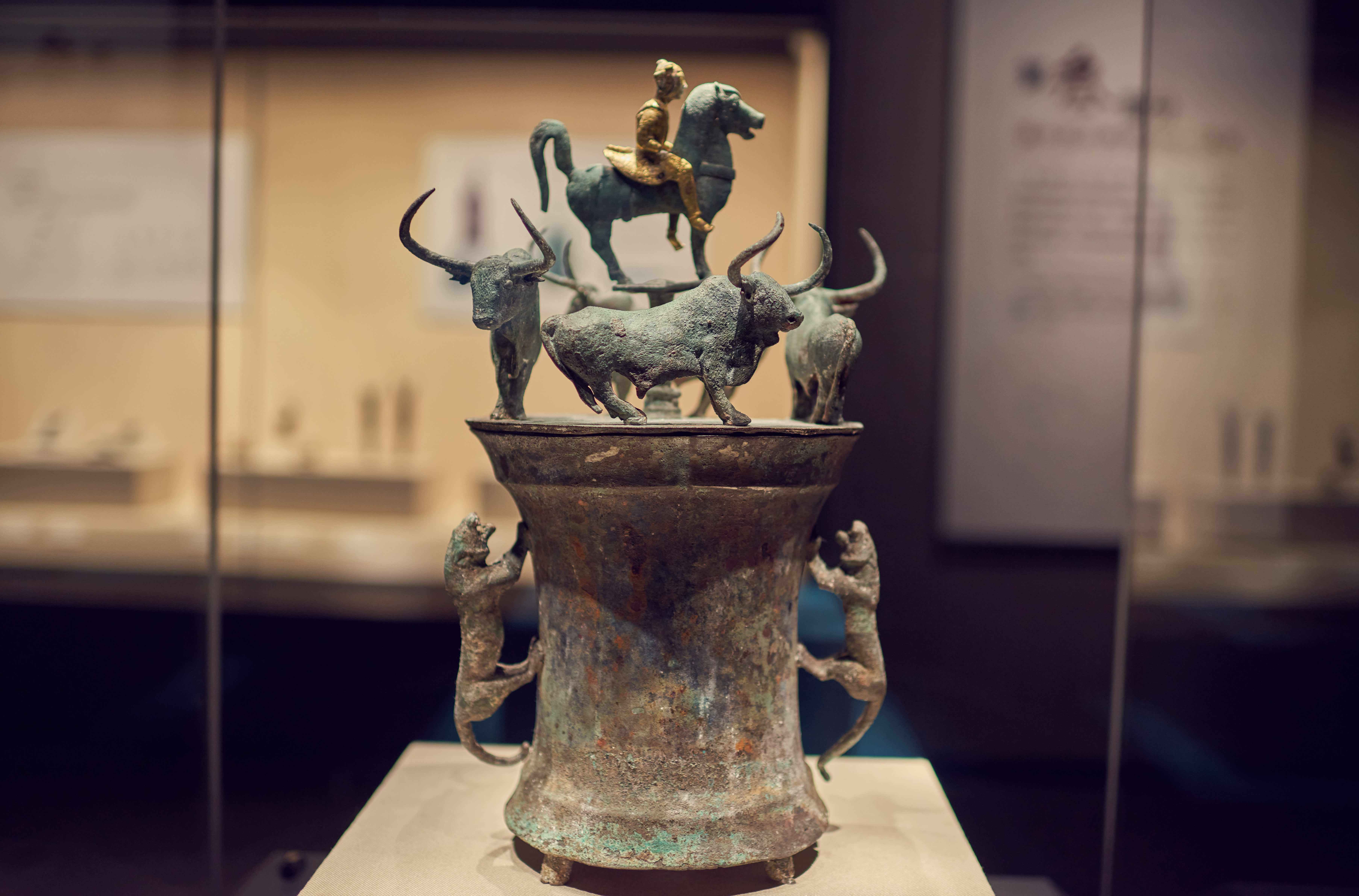 两千年前建立在昆明滇池湖畔的古国,酝酿出滇文化,被汉武帝征服