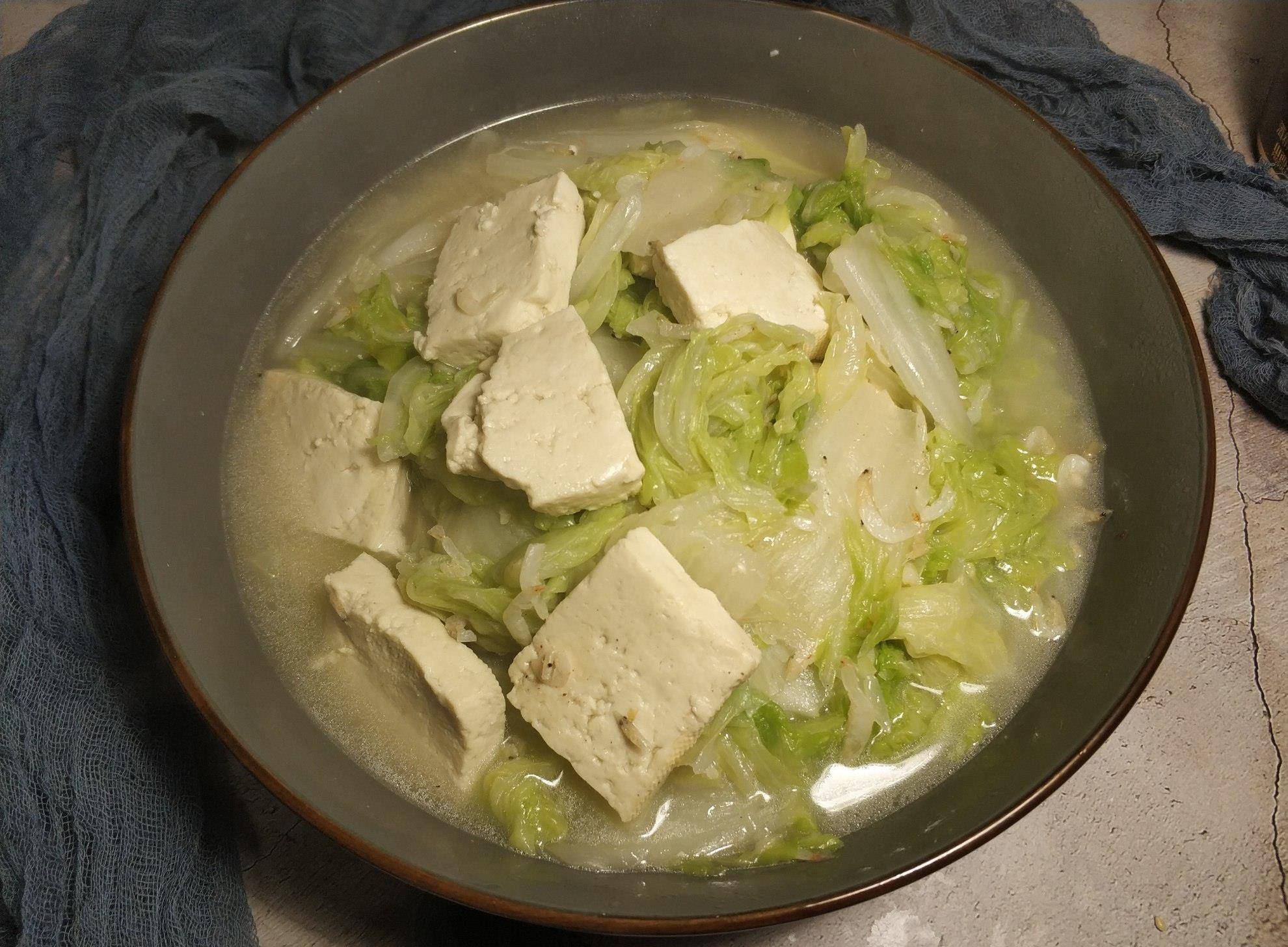 家常白菜炖豆腐,只需多加一把它,汤鲜味美,一盆不够吃