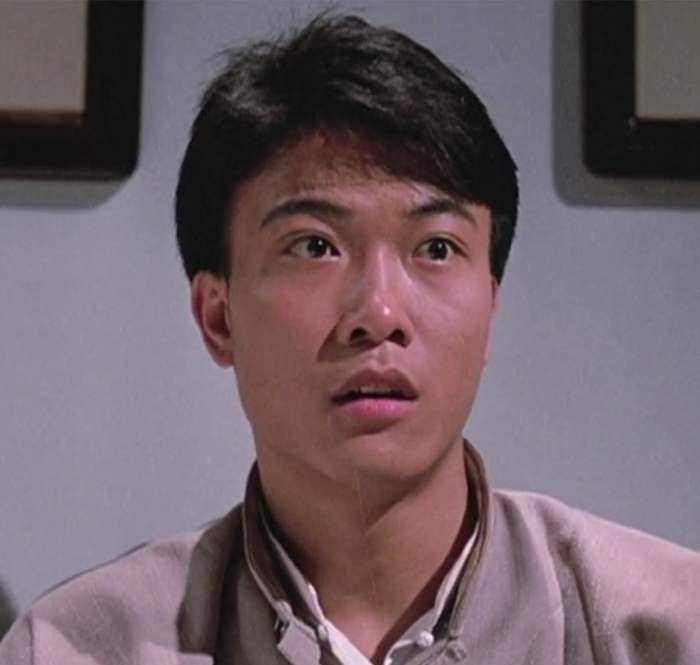 原创他曾是林正英的得意弟子如今57岁身材消瘦女扮男装令人唏嘘