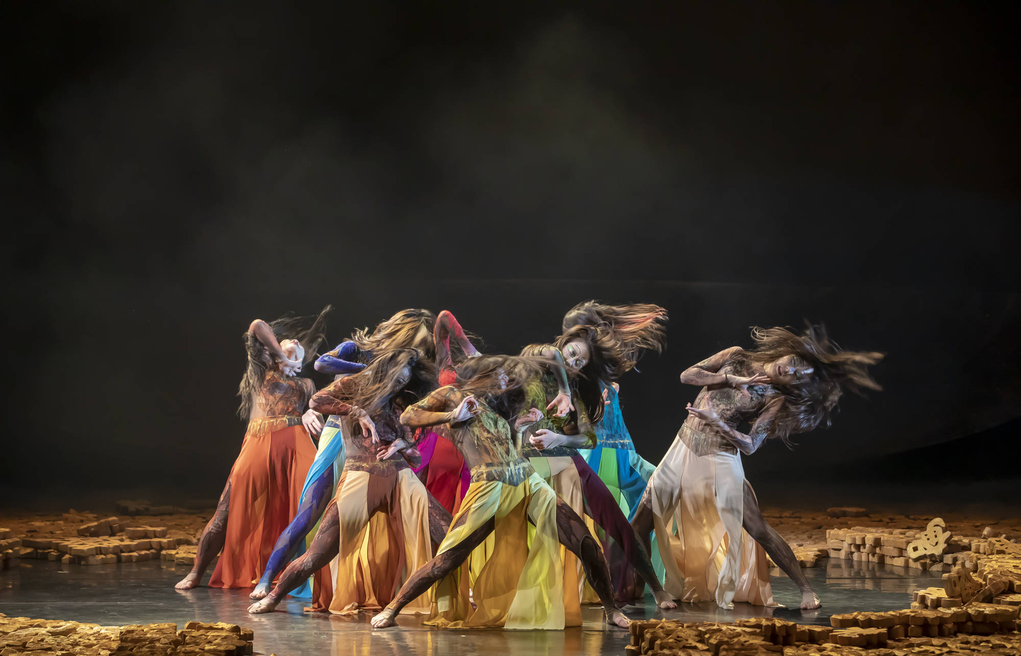 现代舞剧春之祭登陆滨州保利大剧院给市民带来一场精彩的舞蹈盛宴