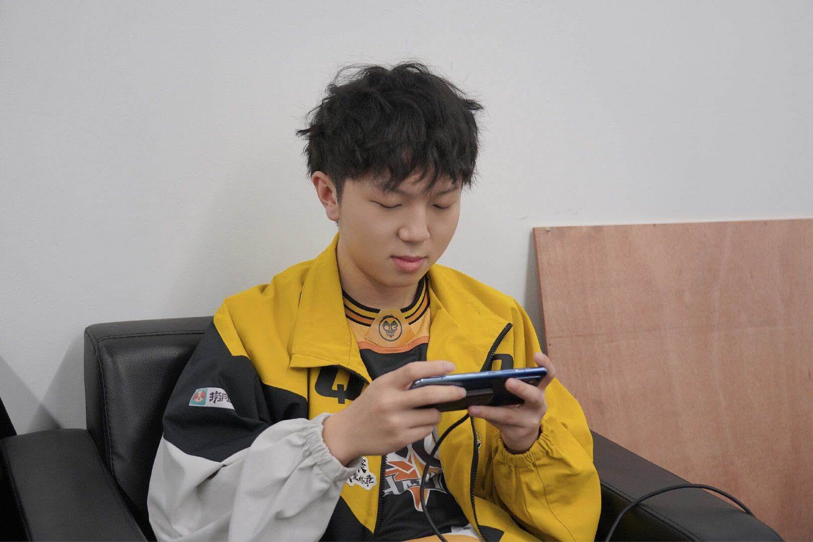 kpl:qg又开始大换血,妖刀回归射手?刺痛只能跟二队训练_qghappy