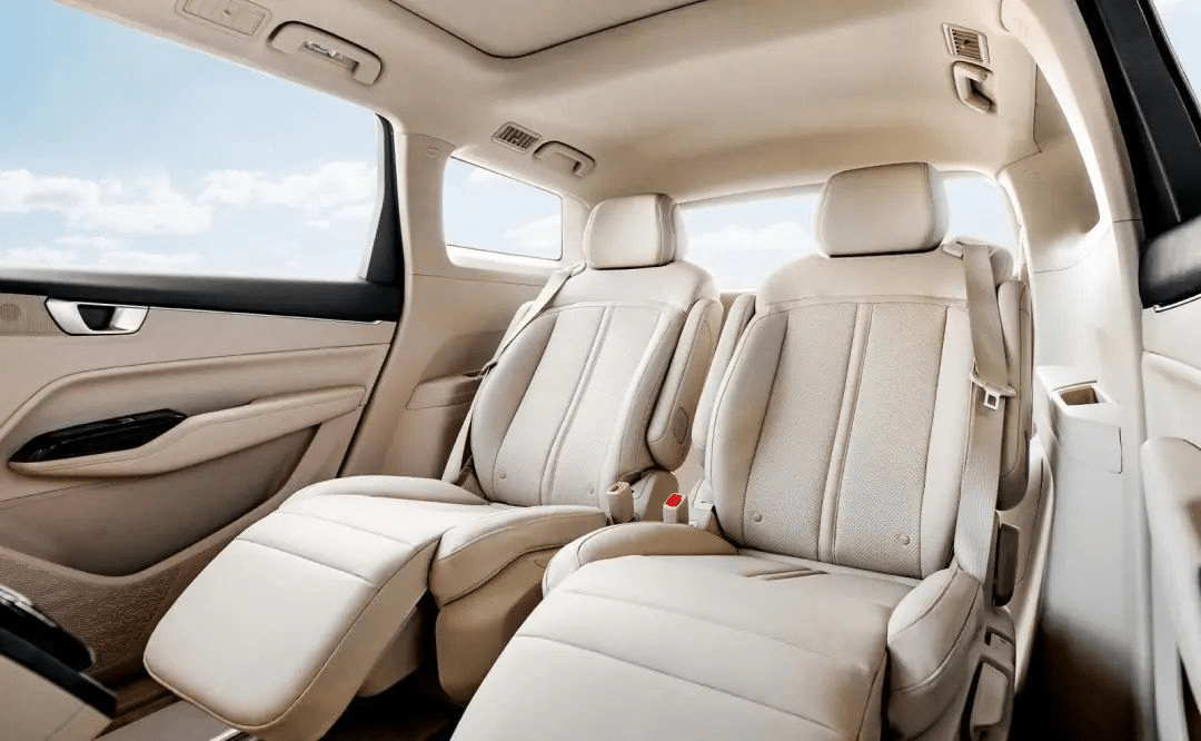 想要7座mpv选择五菱凯捷就对了