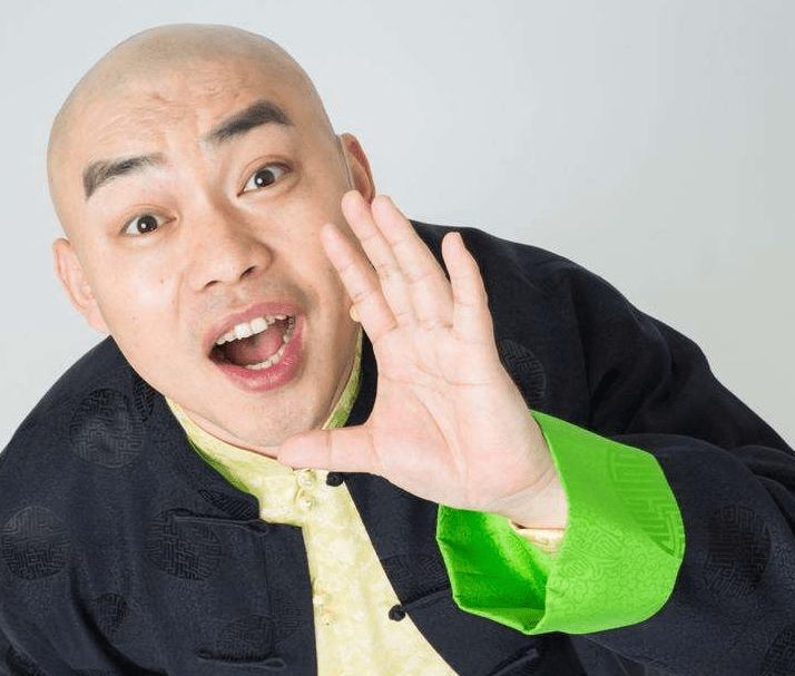 赵本山徒弟炫富买海岛,到处惹事非,学学人家郭德纲怎