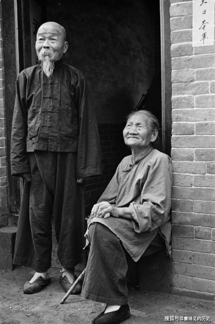 老照片 1938年的开封犹太人 和我们汉人没任何区别_手机搜狐网