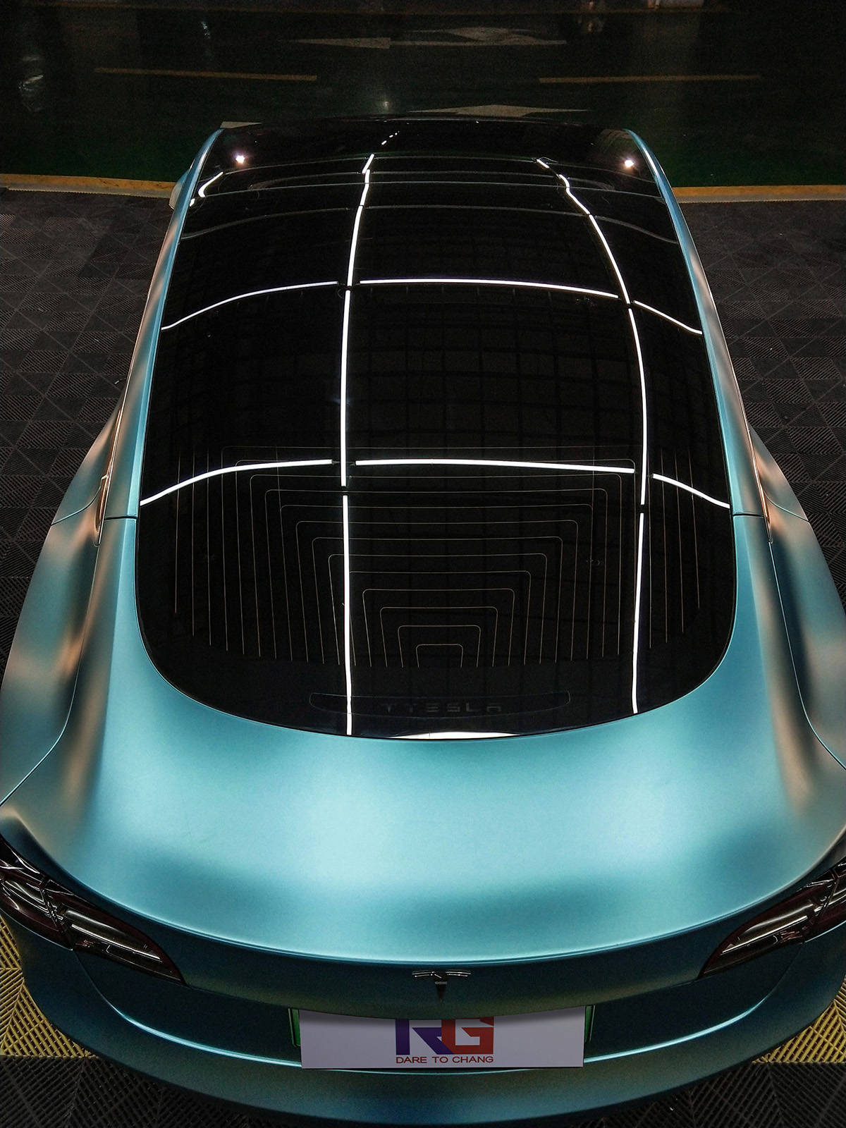 特斯拉车身改色电光湖水蓝rg瑞集改色膜陕西西安