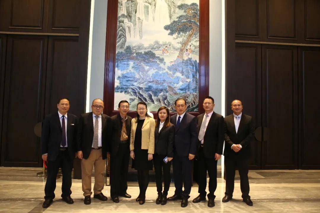 在会上,云澜湾董事长张虹对国家级星评组专家的专业指导表示诚挚的