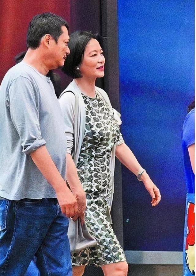 订阅内容> 近日,林青霞在自己的新书中曝料自己与张叔平之间的往事