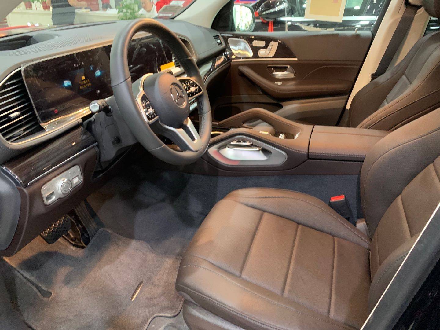 新一代奔驰gls450都市七座suv回馈全国