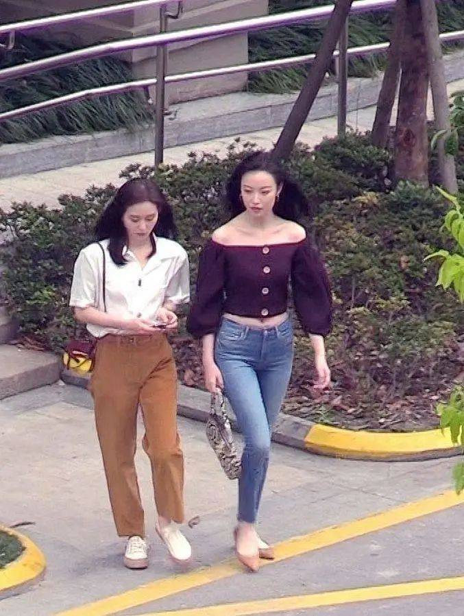 倪妮这次赢得漂亮,一字肩上衣搭紧身牛仔裤,美艳力压刘诗诗