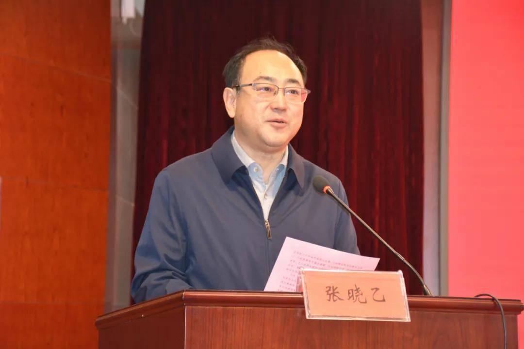 管英俊对潍坊医学院第二附属医院挂牌表示祝贺.