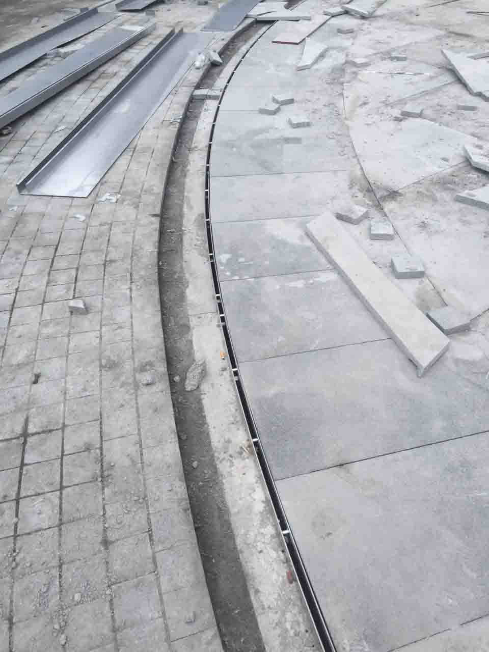 如何挑选质优价廉的缝隙式排水沟盖板