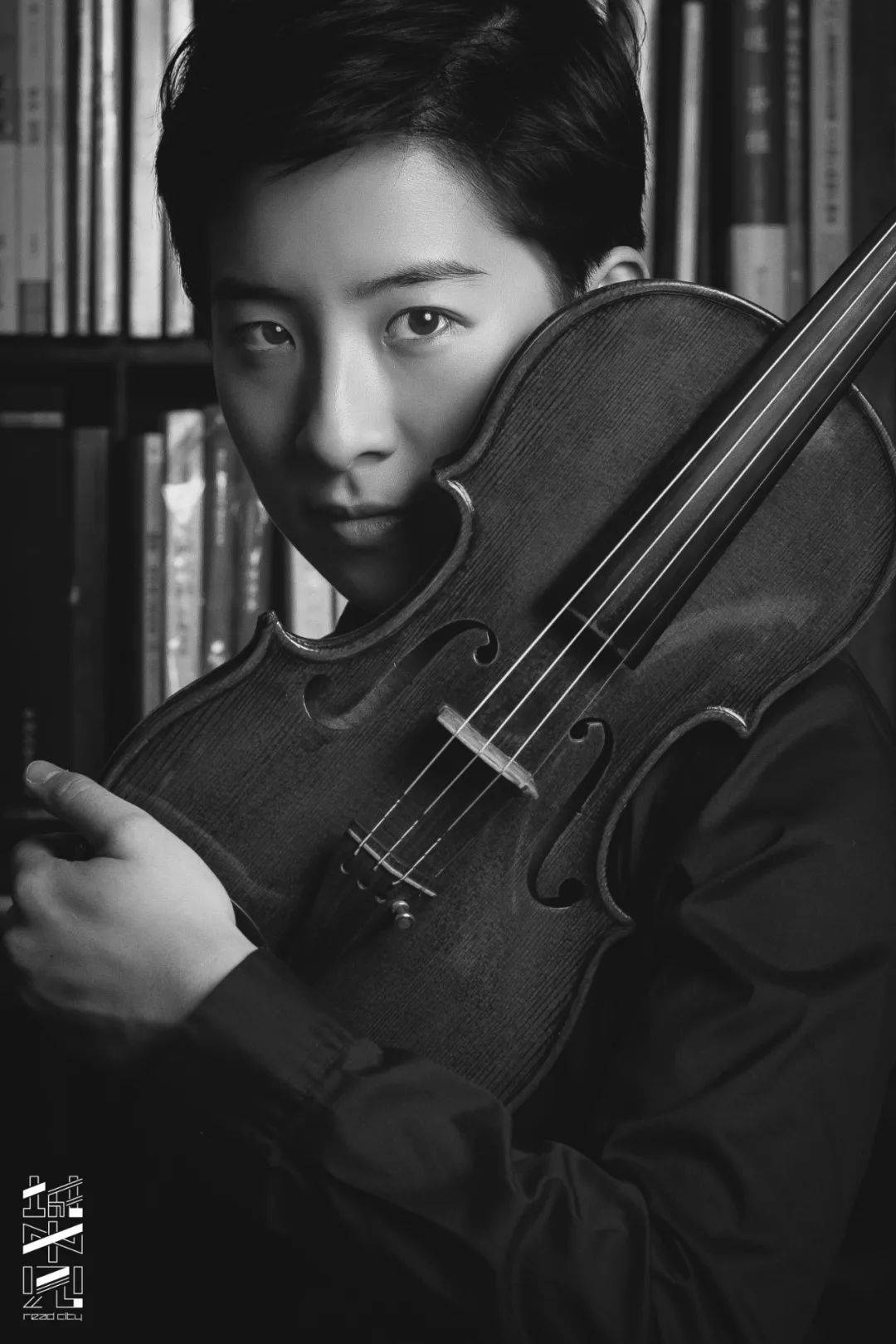 陈家怡小提琴图片