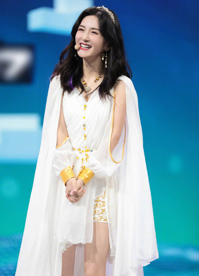 谢娜即将推出快乐大本营?官方回应内容很无奈,快乐家族情比金坚.