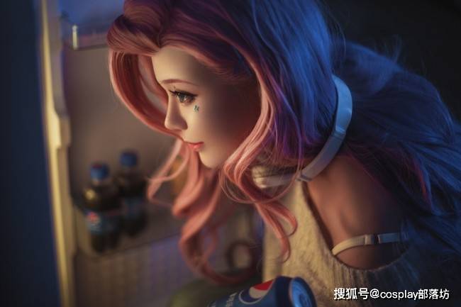 cos英雄联盟莎弥拉生活里每一天都有惊喜