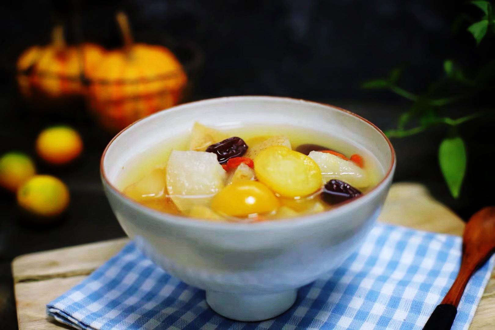 秋冬季节反复咳嗽,多喝这道滋补甜汤,润肺止咳,生津止渴!