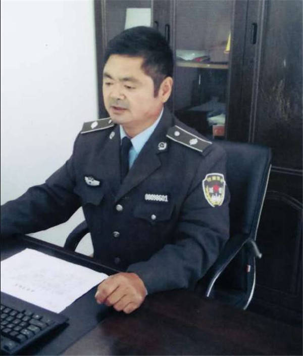 最美城管曹爱平三十八年如一日照顾孤寡老人