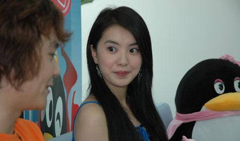 17岁被周星驰发掘,20年来只演了一部戏,近照曝光美到让人窒息_刘佳杰