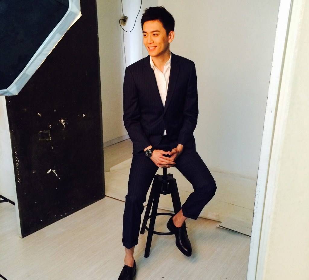 凭颜值破圈杨鸣场均一热搜成了钉子户可你真的知道他的故事么