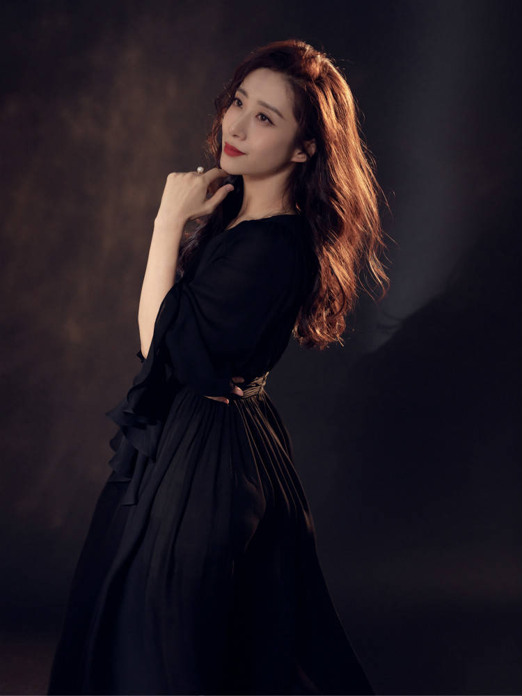 刘思彤生日大片 油画质感妩媚性感