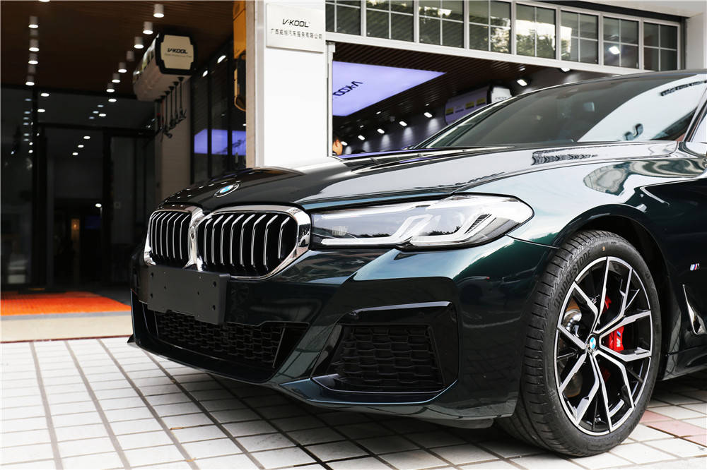 华南区难找第二台,南宁名仕加价牛津绿宝马标轴5系,全车装贴威固隐形