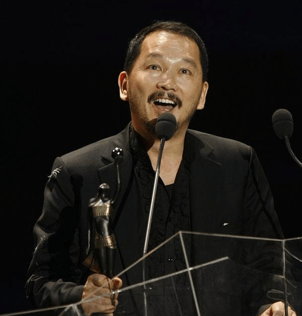 原创小儿子血癌病逝妻子重度抑郁已届66岁的廖启智依然敬业拍戏