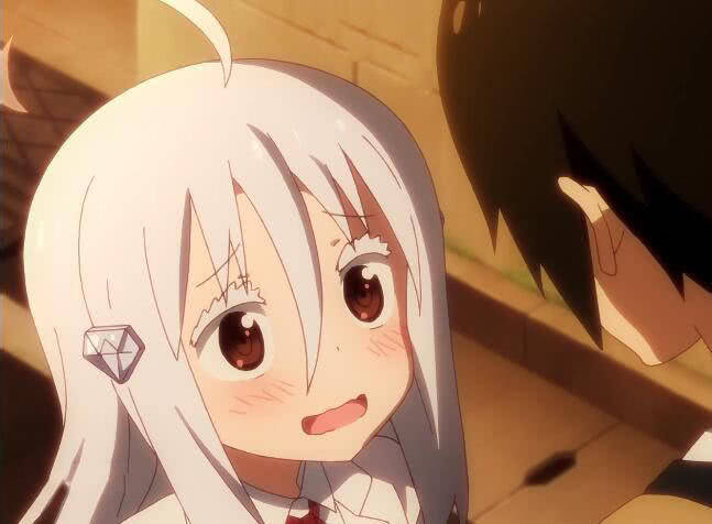 小光是叶的妹妹,除了姐姐之外,最喜欢的人就是土间大平了,是个十足的