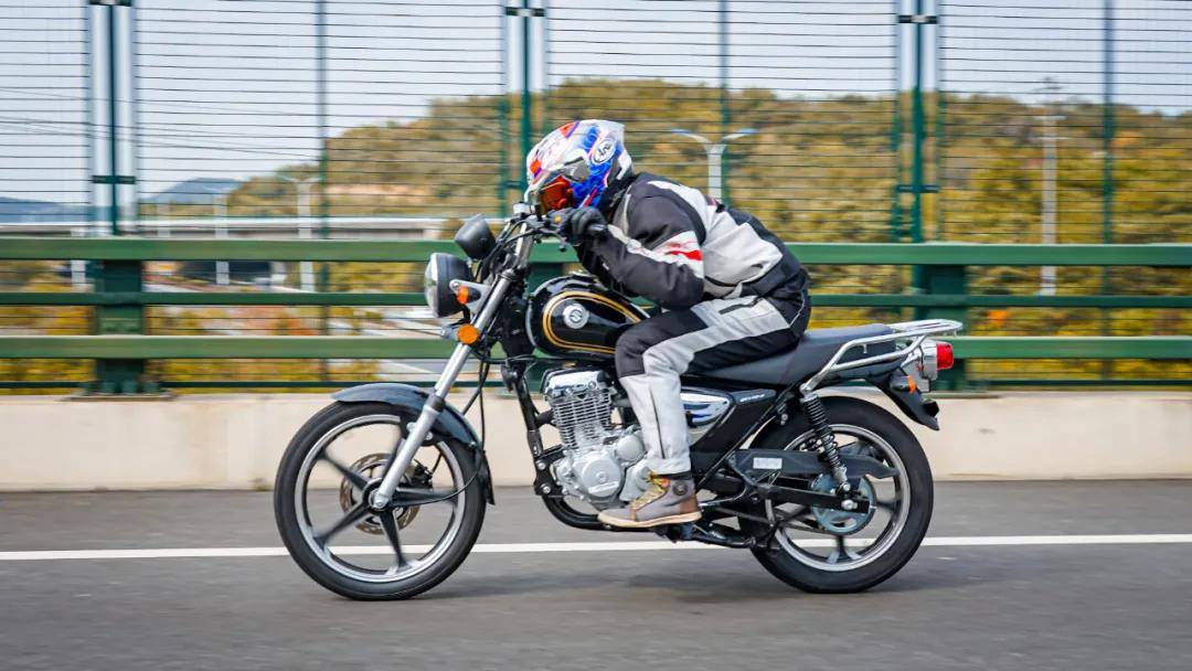 摩智测评能载能造的铃木悍道1507980元重新定义小太子