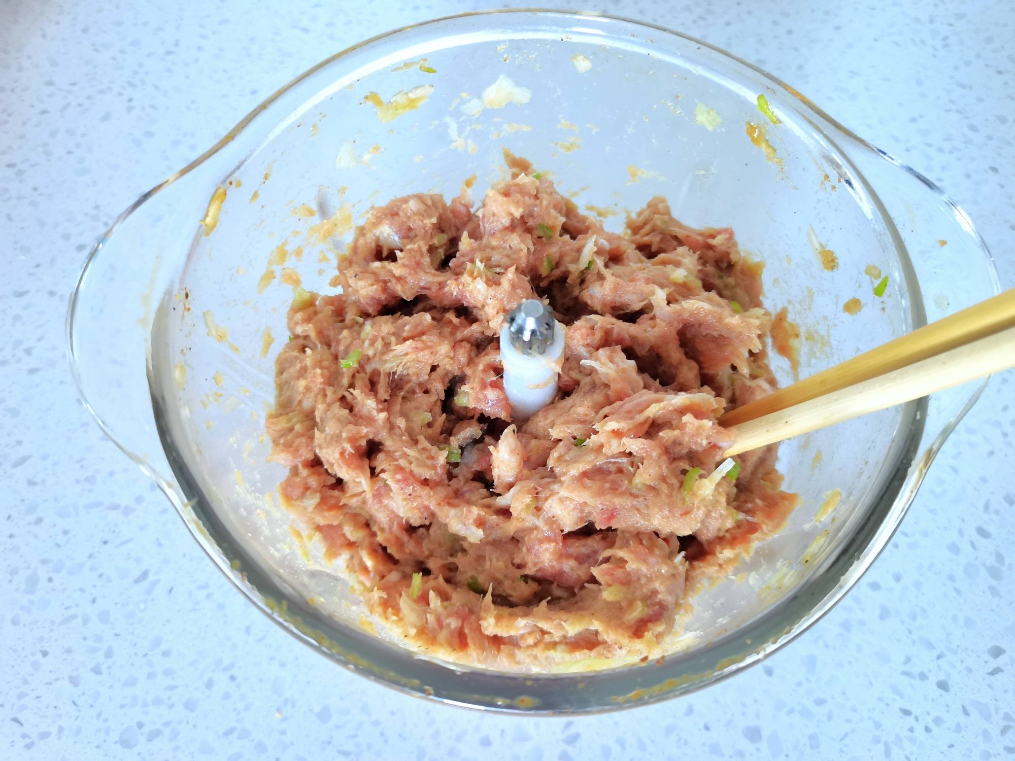 肉丸子好吃只需放这样两样食材一搅一团出锅太香总也吃不够
