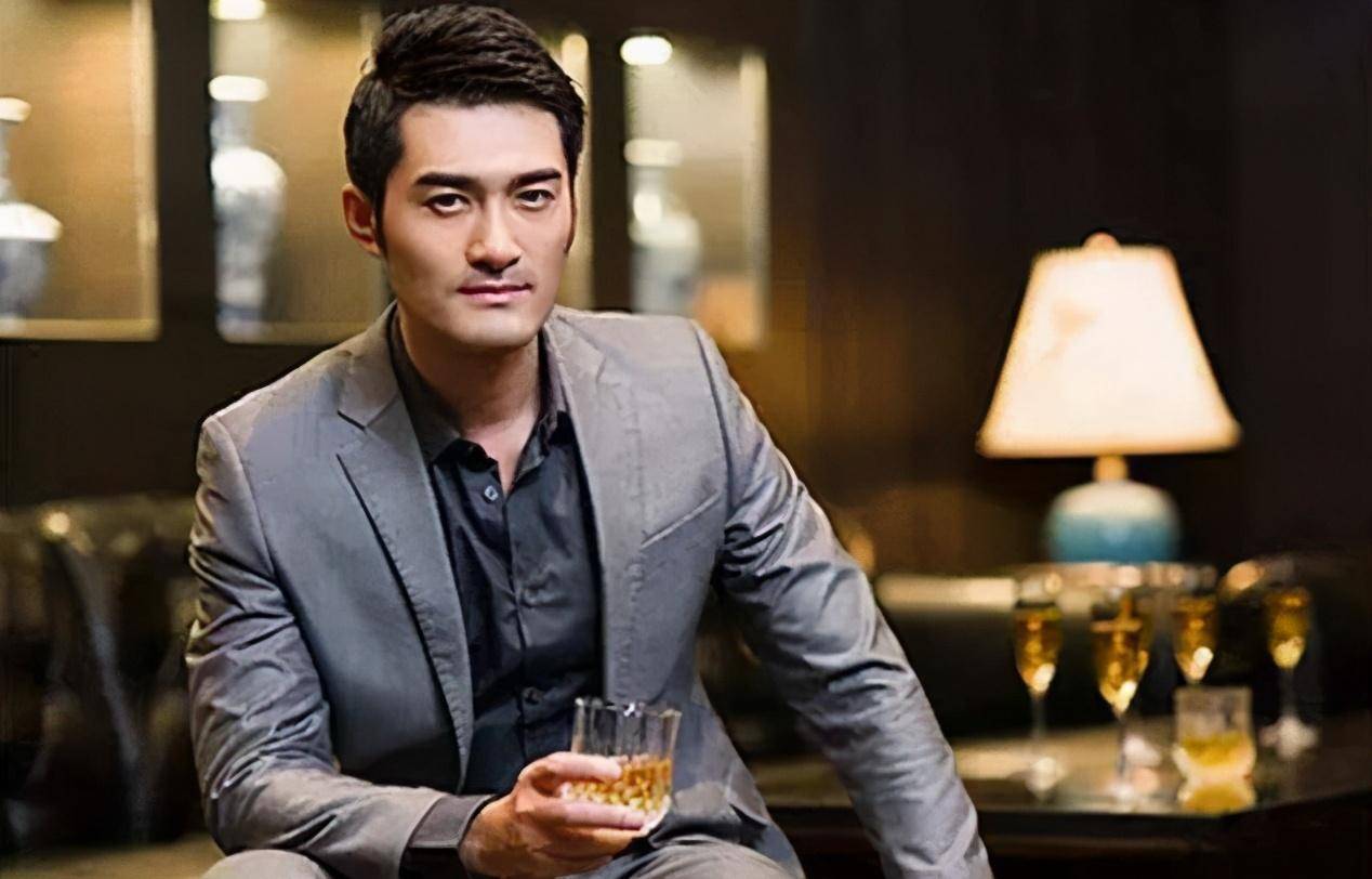 真正的男人能够在眼前的失败中爬起来,拍拍身上的尘土,继续前进_成功