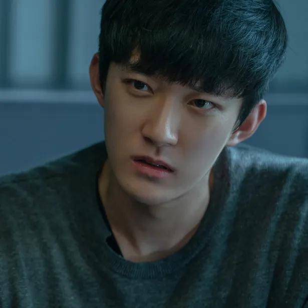 曹恩齐出演过《摩天大楼》的钢琴家弟弟,还有《你好旧时光》和《二十