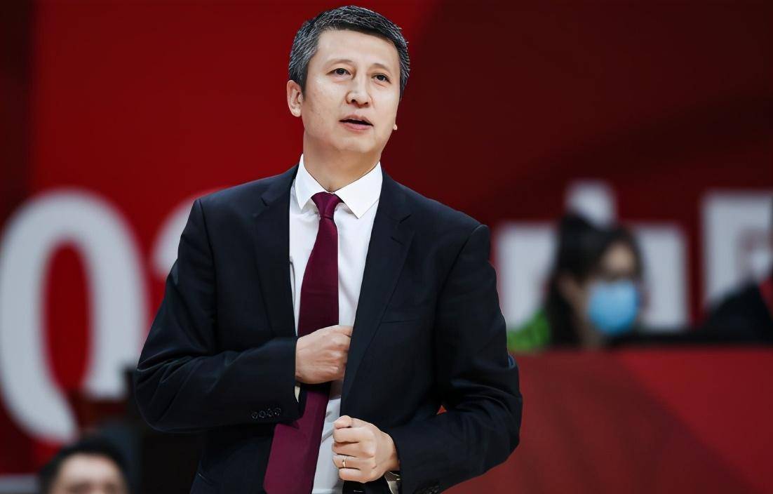 原创名记贾磊惨遭打脸老叔被裁判针对cba教练们的执教风格