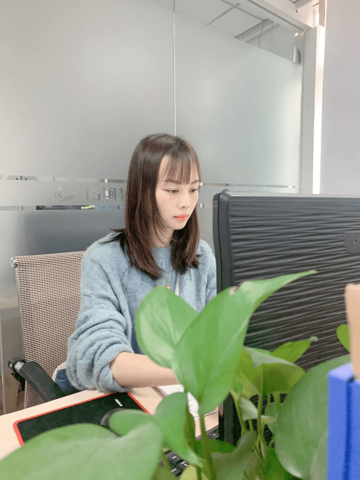 百闽人物百闽教育7月12月最佳价值观贡献人小琴老师