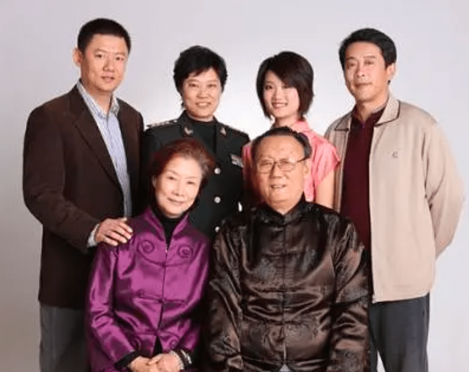 不过,令吕中难过与遗憾的是,丈夫吴桂苓却在2016年因病去世.