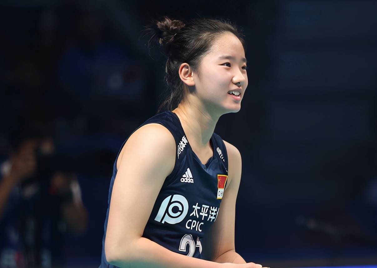 粉嘟嘟小美女倪非凡独挡朱婷李盈莹,女排天才自由人已入郎平法眼_手机