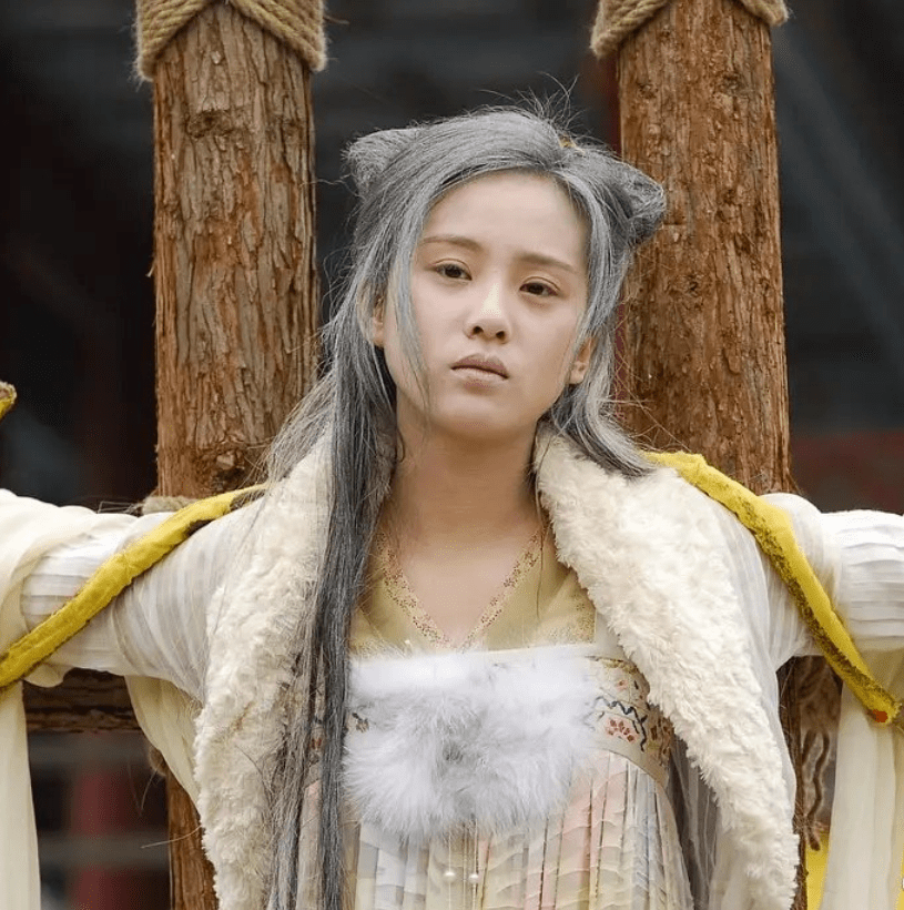 原创明星演捆绑戏,孙俪很投入,刘诗诗让人心疼,鞠婧祎在拍写真?