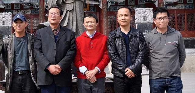 他和马云"称兄道弟",赚走了200多亿,还娶了小21岁的女明星