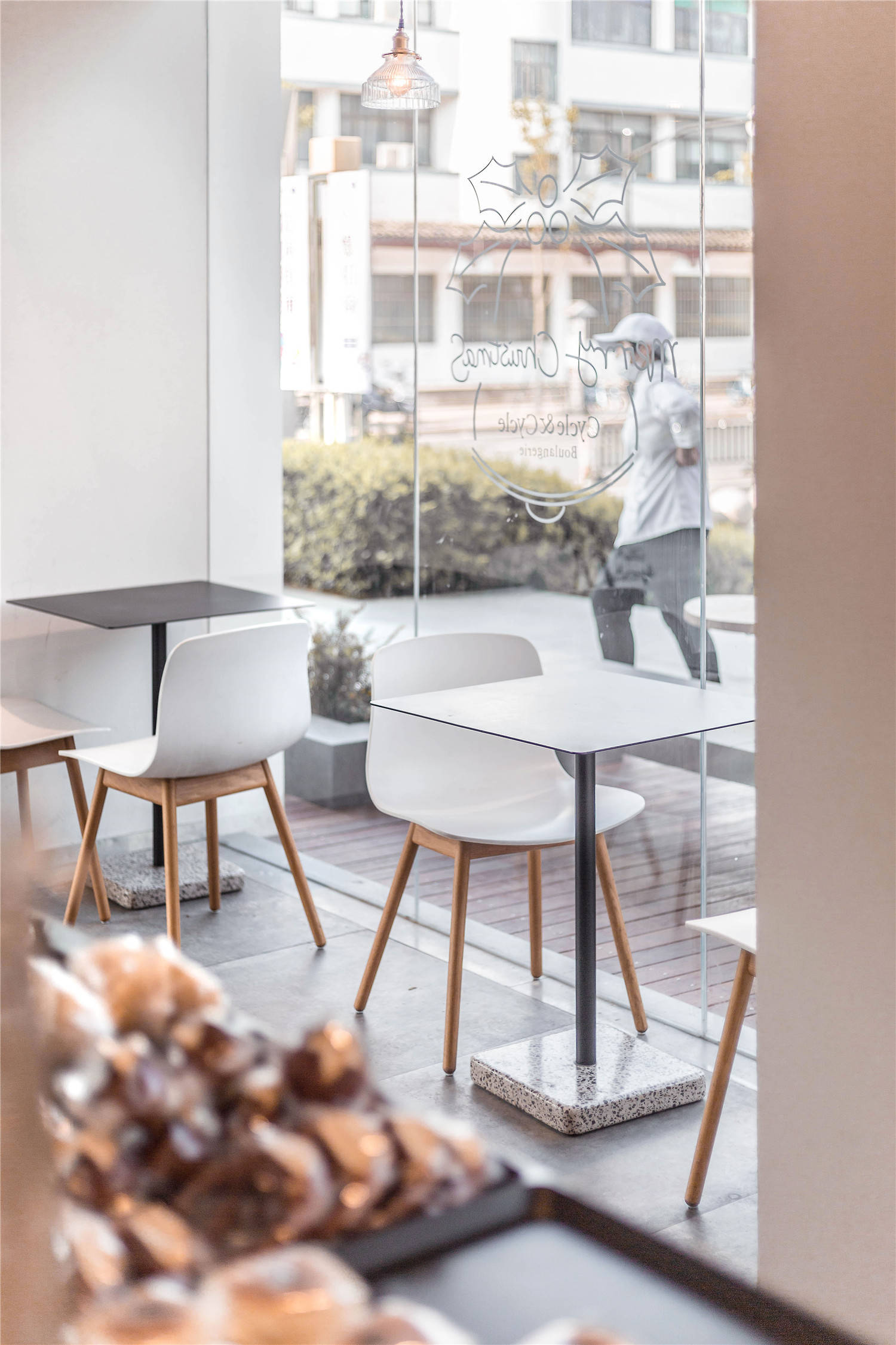 合肥面包店装修 温暖的日系面包店 在暖调里感受奶油面包的香味