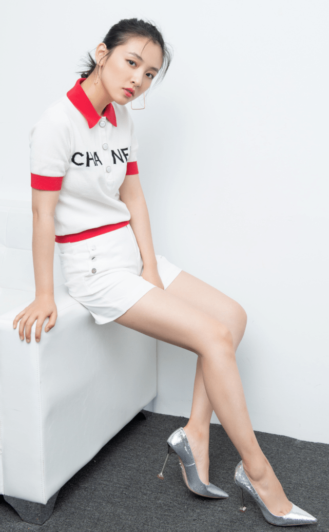 有种死亡芭比粉鞋叫吴倩的鞋乍一眼觉得丑穿上却美成初恋