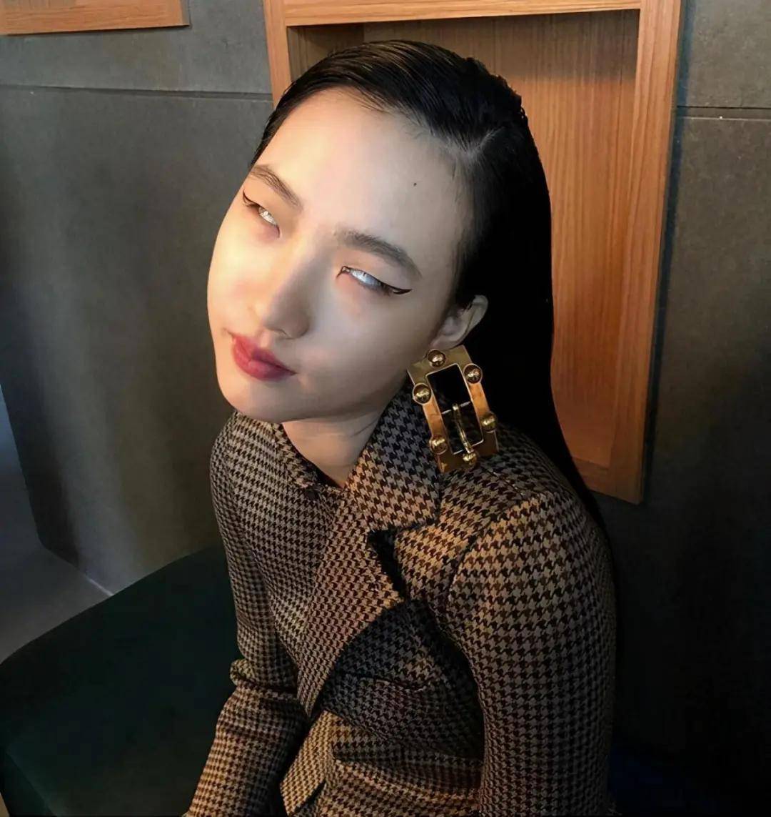 曾经被嘲丑的星二代怎样了?小s女儿长成高级脸张庭闺女超自信