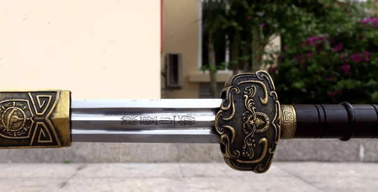 为何中国海军的佩剑是汉剑,而不是唐刀呢?唐刀不好吗?