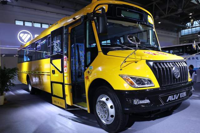 福田欧辉亮相北京道路运输车展氢燃料新一代校车新品首发