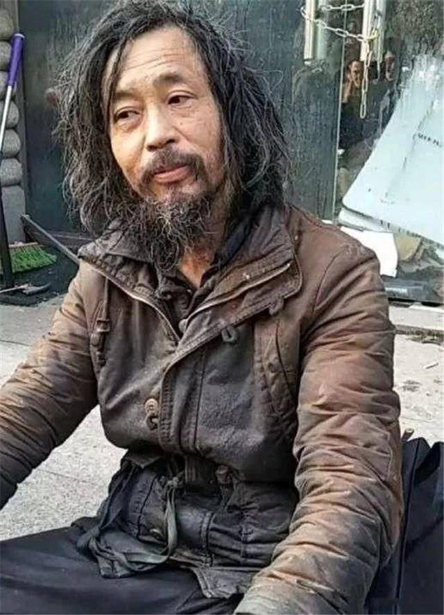 流浪大师沈巍:从乞丐到大师,一年赚200万,为什么选择退网?