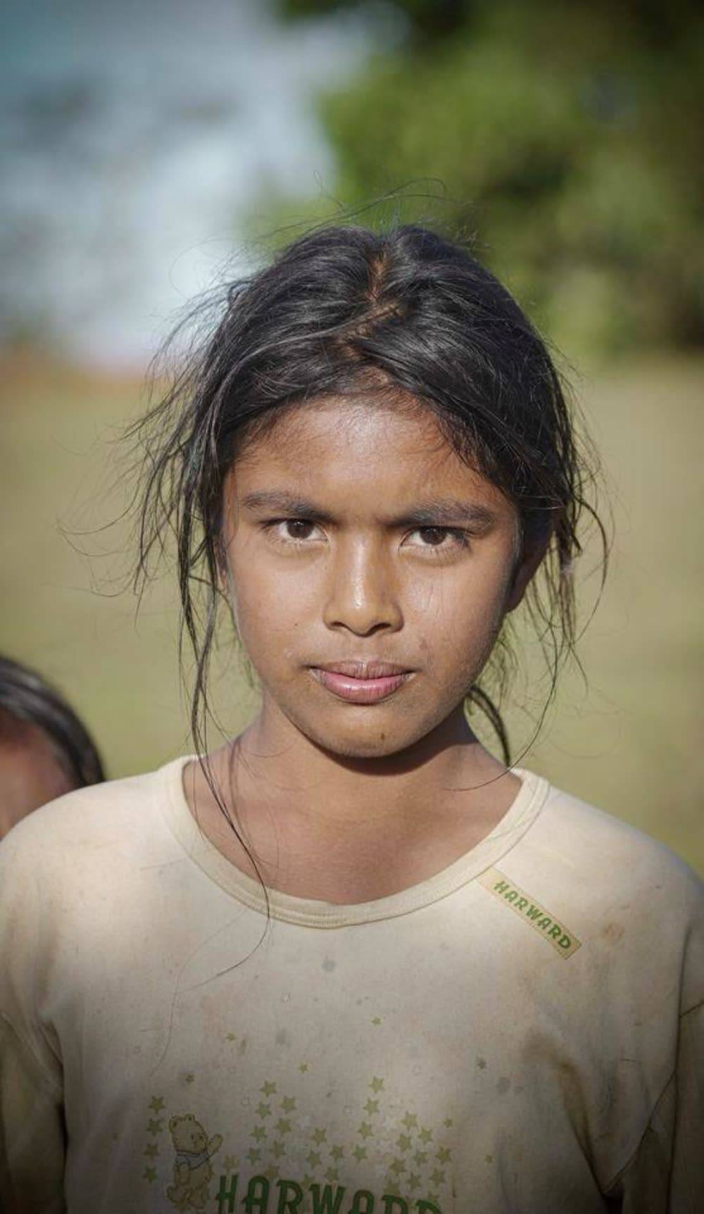 蒙多基里省贫困女孩好声音打动网民长相酷似好莱坞明星被邀拍短片