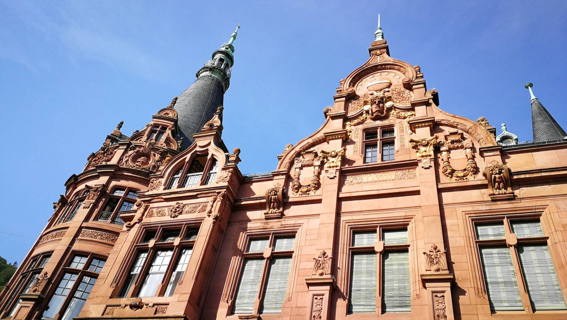 除此之外德国各个高校的图书馆也是可圈可点,比如柏林洪堡大学图书馆