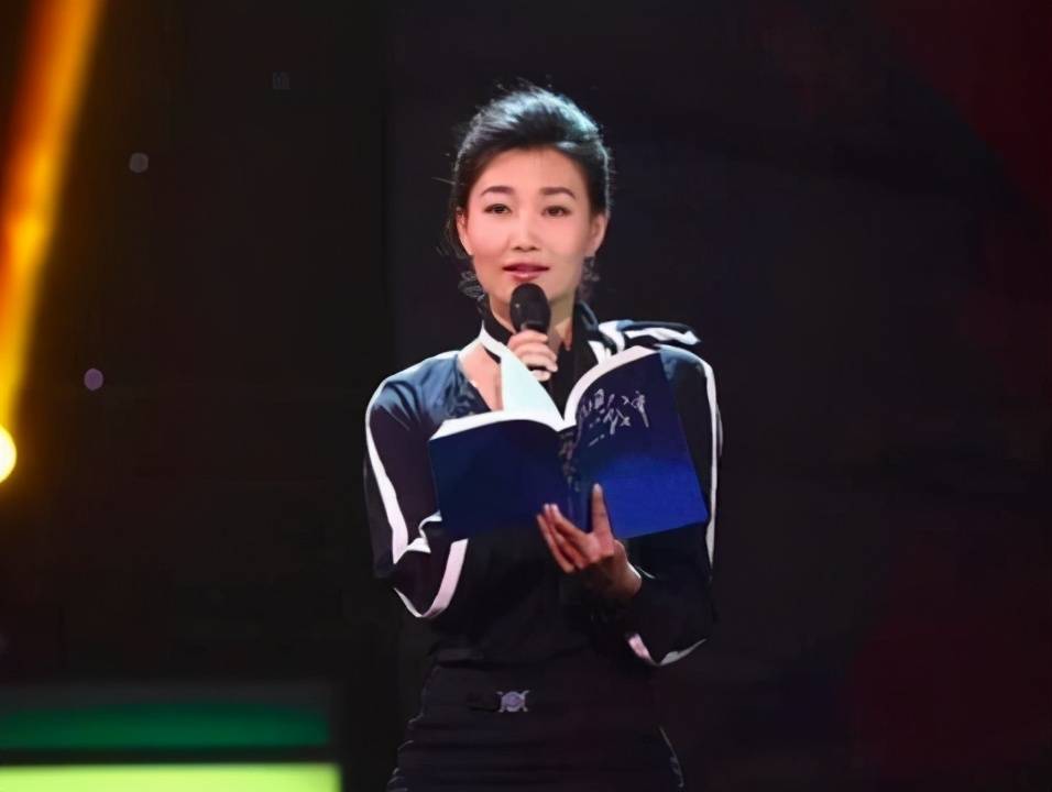 央视新闻主播李梓萌在线征婚:43岁仍未嫁,她把青春赠国家