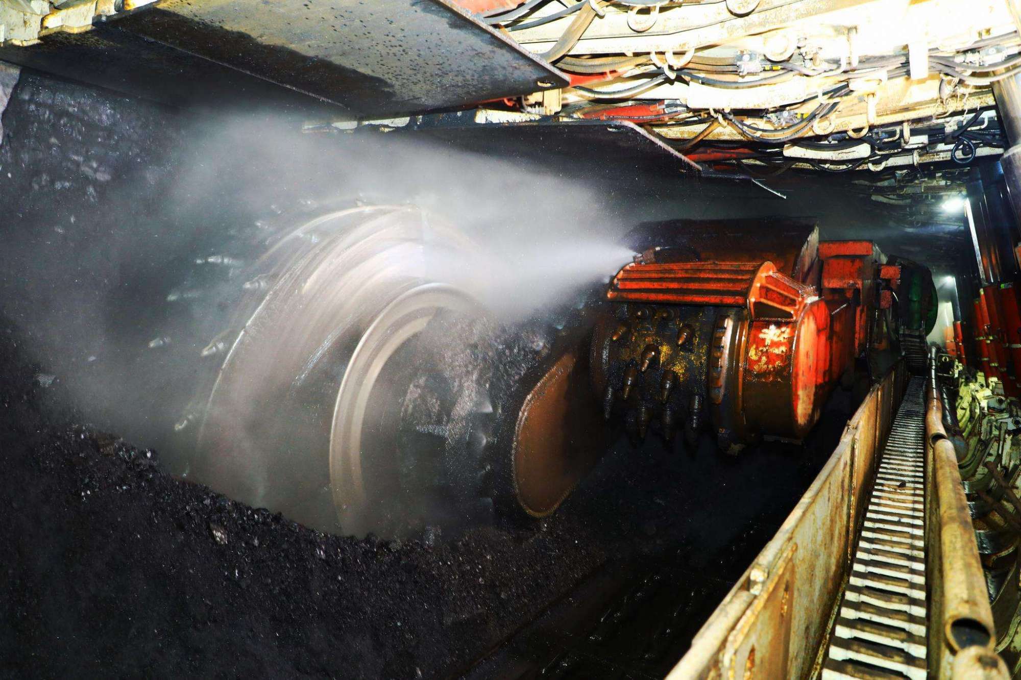 原创石油开采如此令人后怕即使采空区不出现但地震可能在地下发生